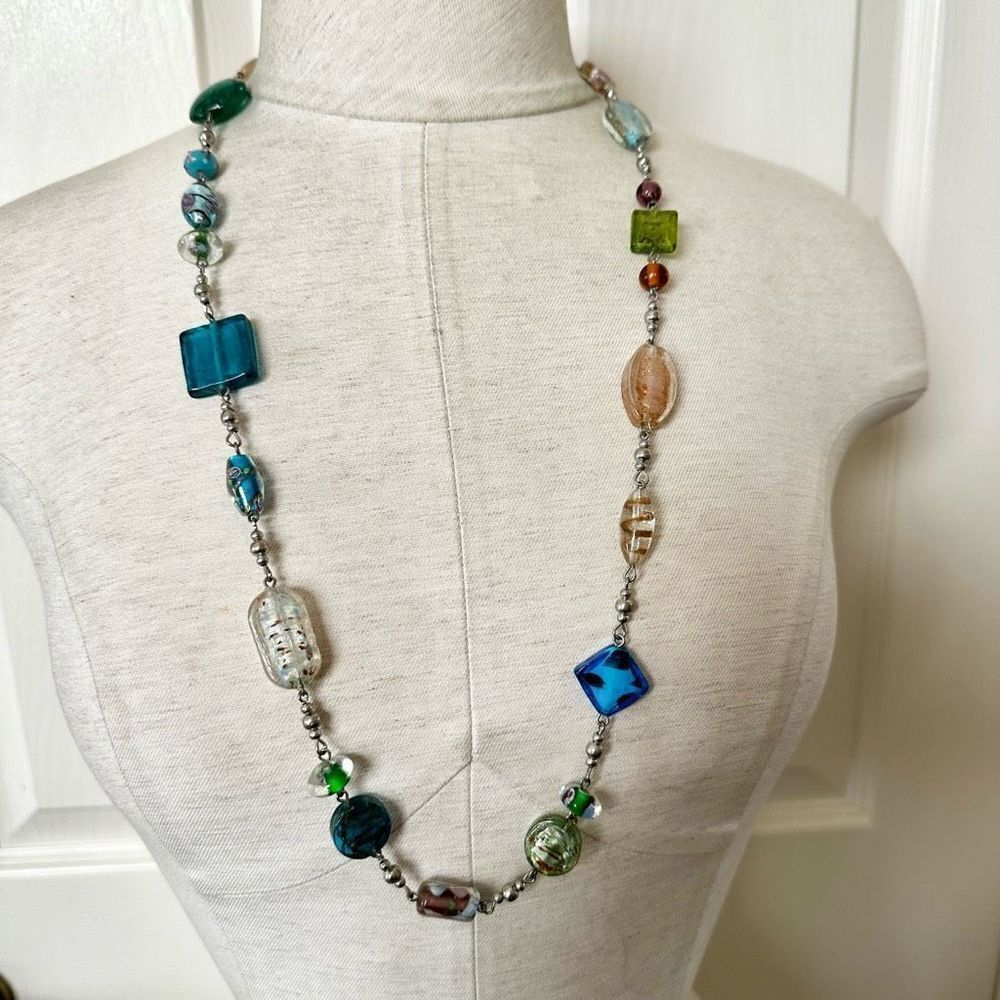 Premier Designs multiโcolored beadedโnecklace